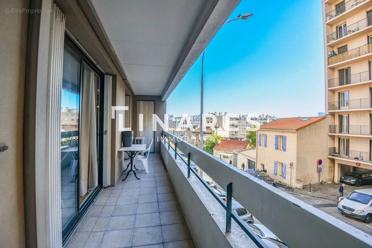 Appartement à MARSEILLE-4E