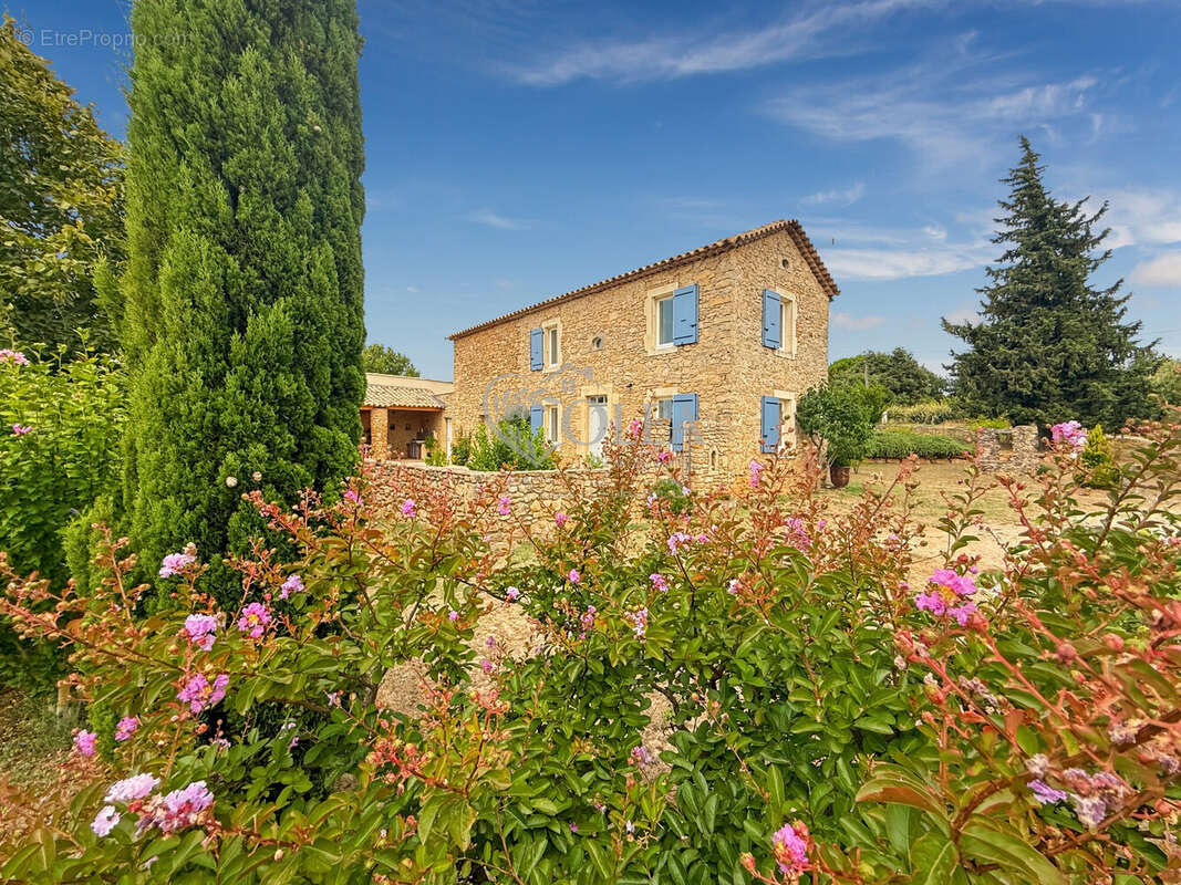 Maison à SAINT-MARCEL-DE-CAREIRET