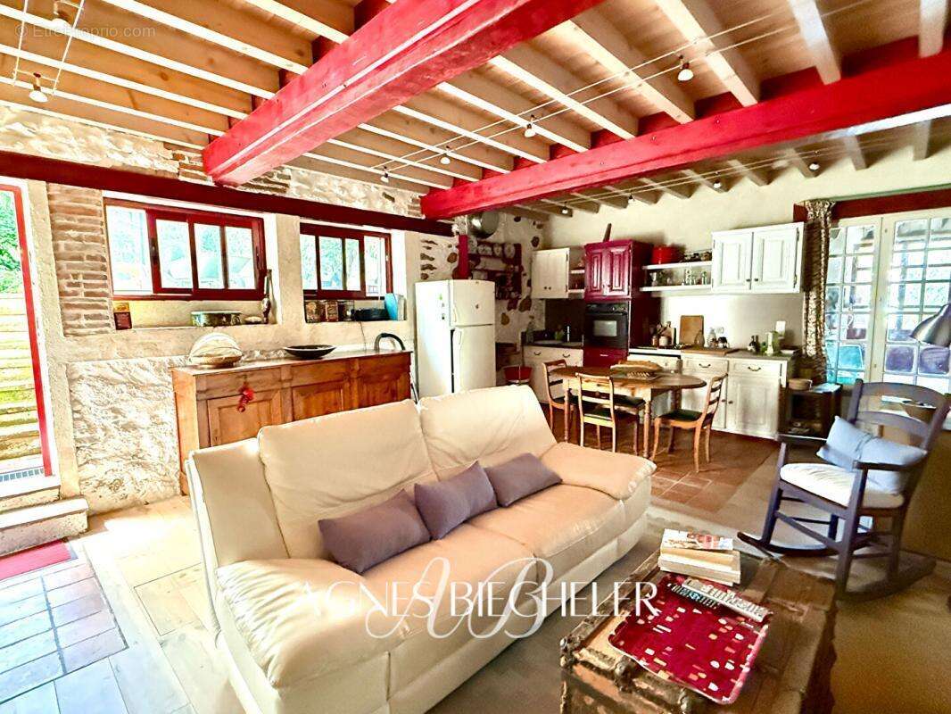 Maison à MONTESQUIEU-DES-ALBERES