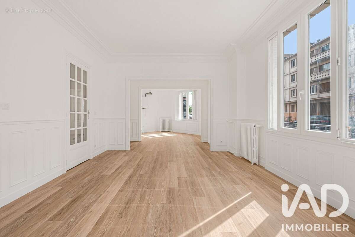 Photo 2 - Appartement à GENNEVILLIERS