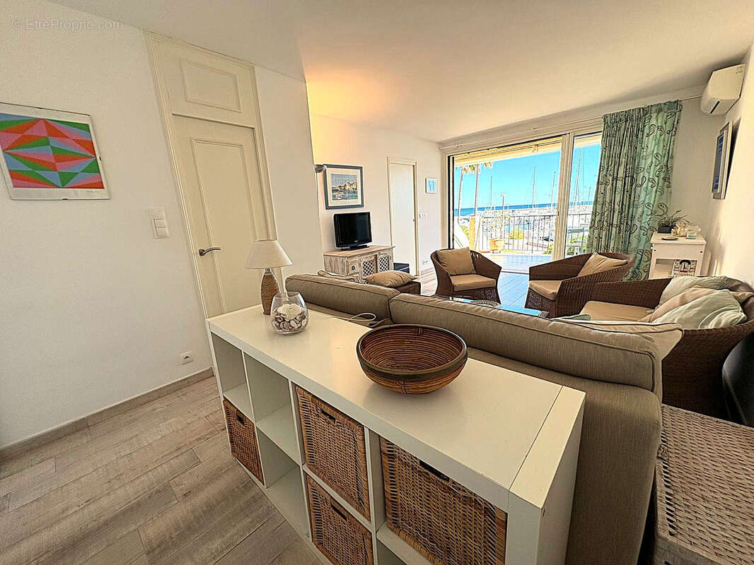 Appartement à COGOLIN