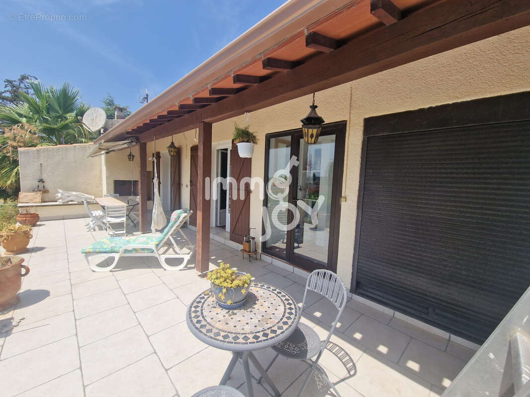 Maison familiale spacieuse de 213 m2 à Salles d'Aude, proche des plages - photo 2