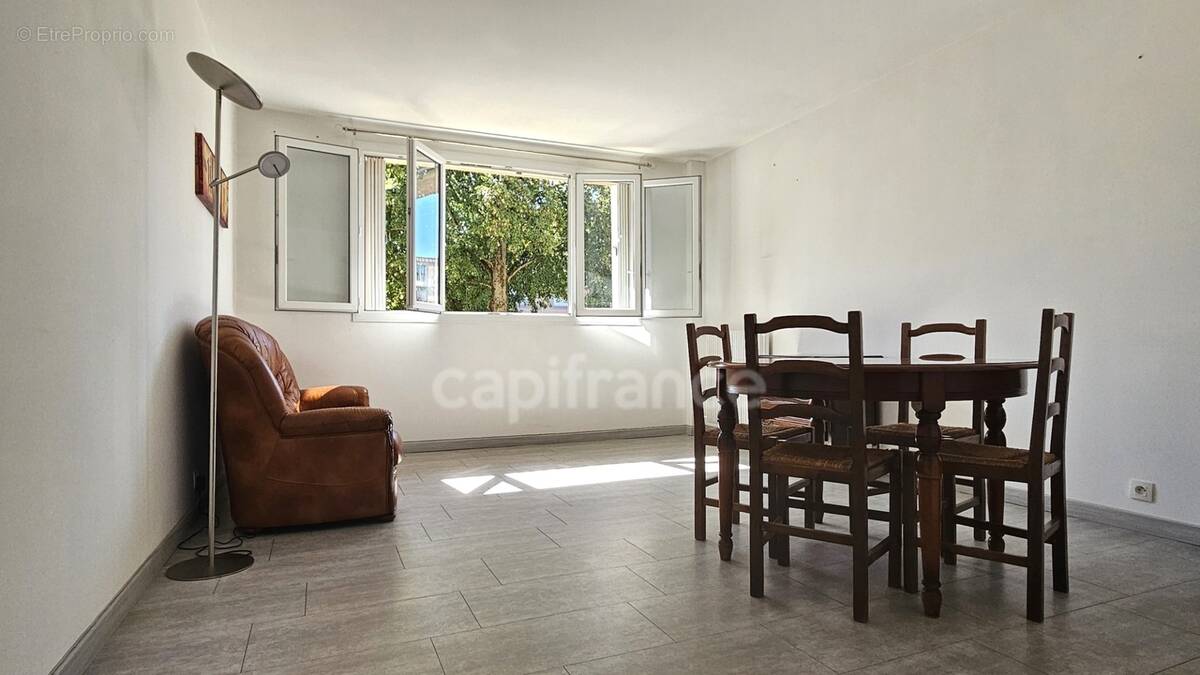 Appartement à EGLY
