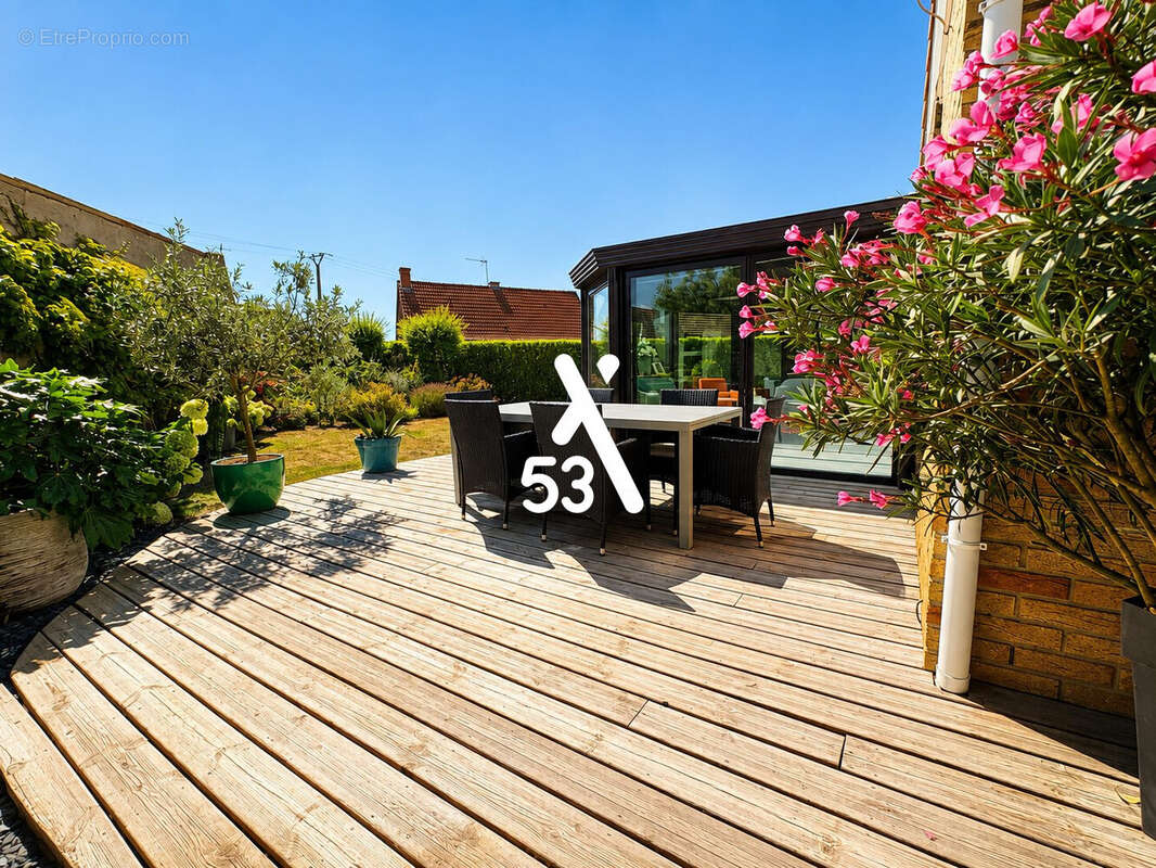Maison 155 m² à Arques  - photo 2