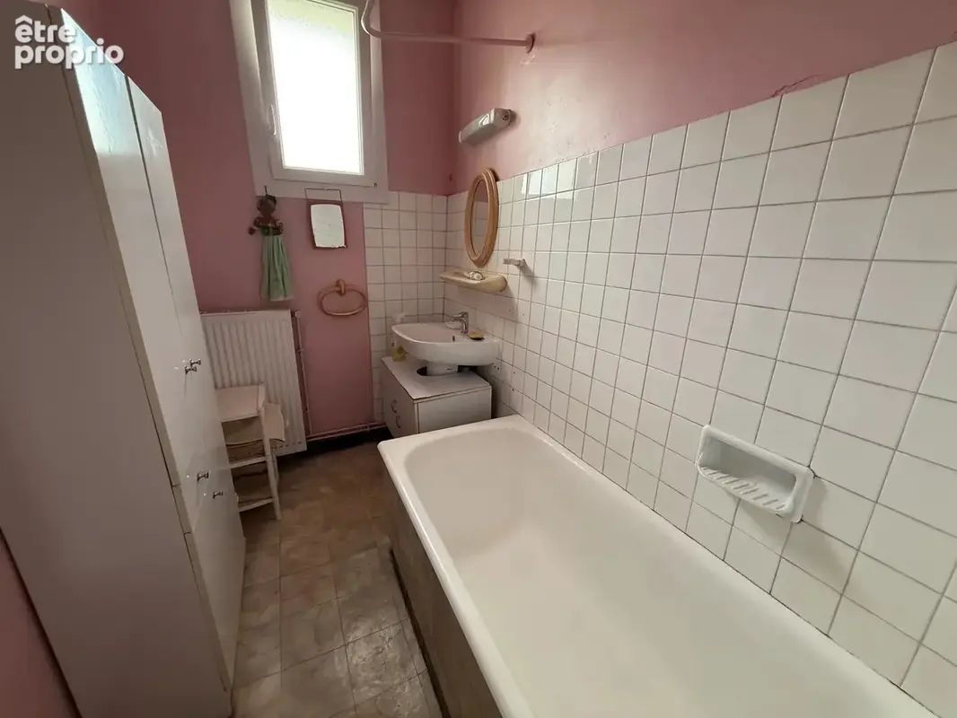 Maison de ville à rénover – Proche centre de Loudun (86) - photo 8