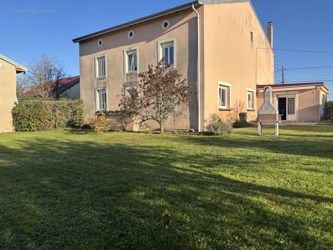 Maison à THIEBAUMENIL
