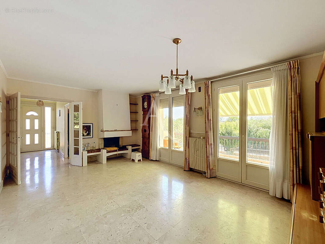 Jolie maison de 3 chambres avec ascenseur proche centre - photo 3