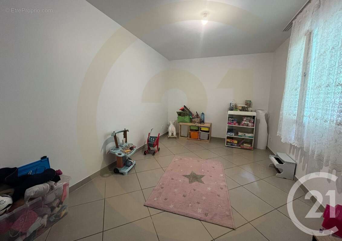 Maison à SAINT-CLAIR-DE-LA-TOUR