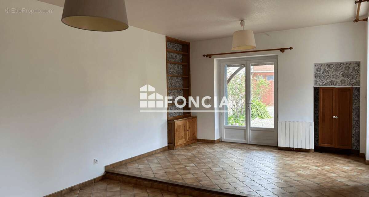 Maison à NEUVILLE-DE-POITOU