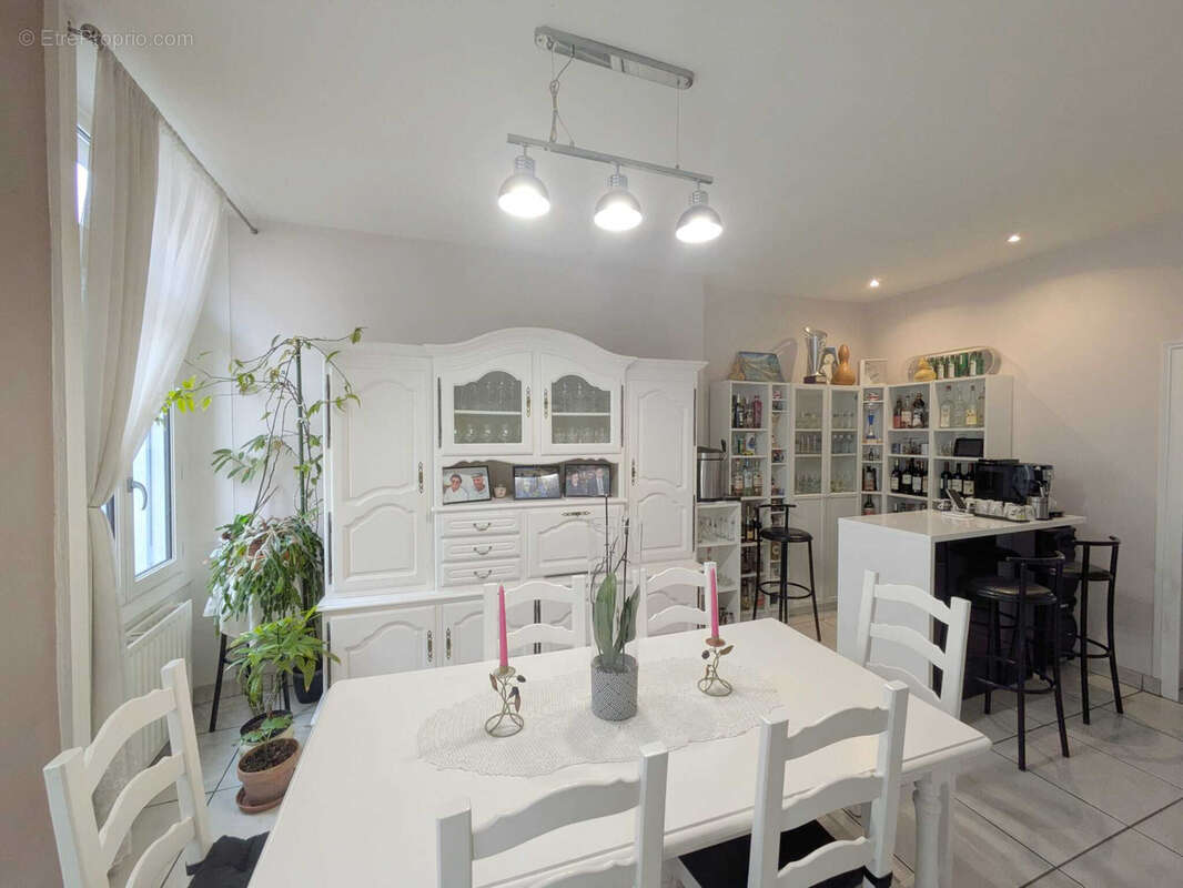 Appartement à SAINT-ETIENNE