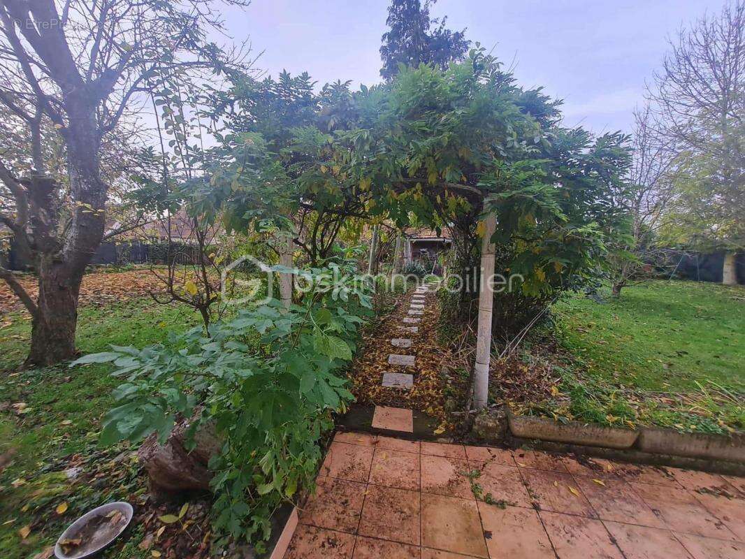 Maison à NEUILLY-SAINT-FRONT