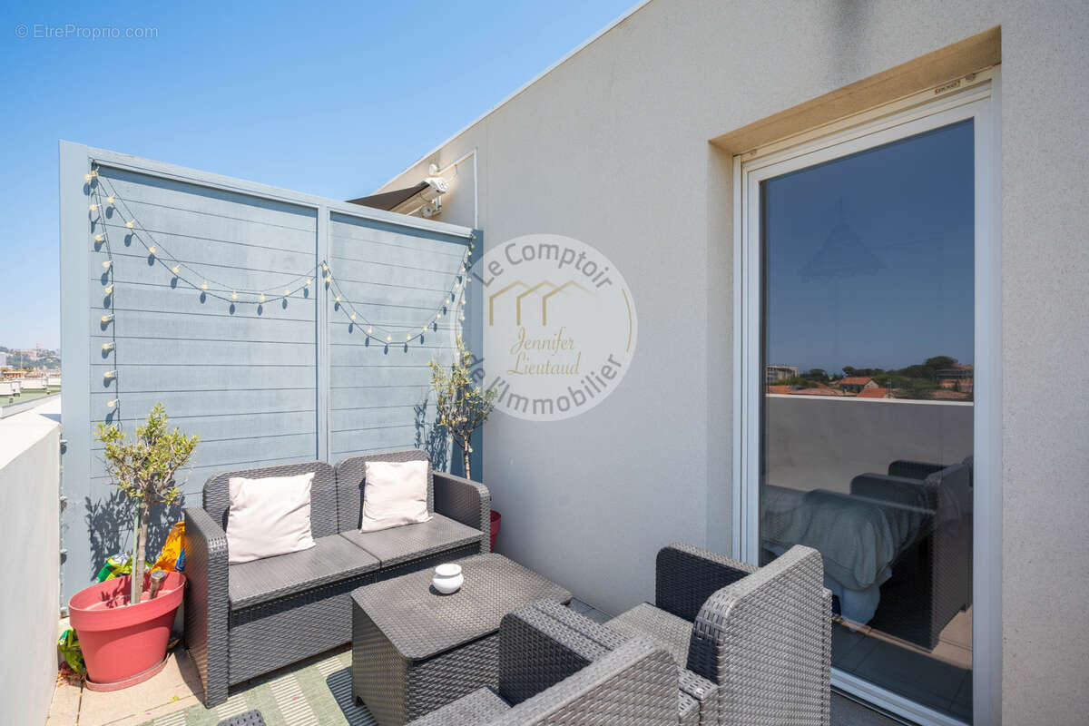 Saint anne: type 3 en dernier etage avec terrasse plein ciel - photo 13