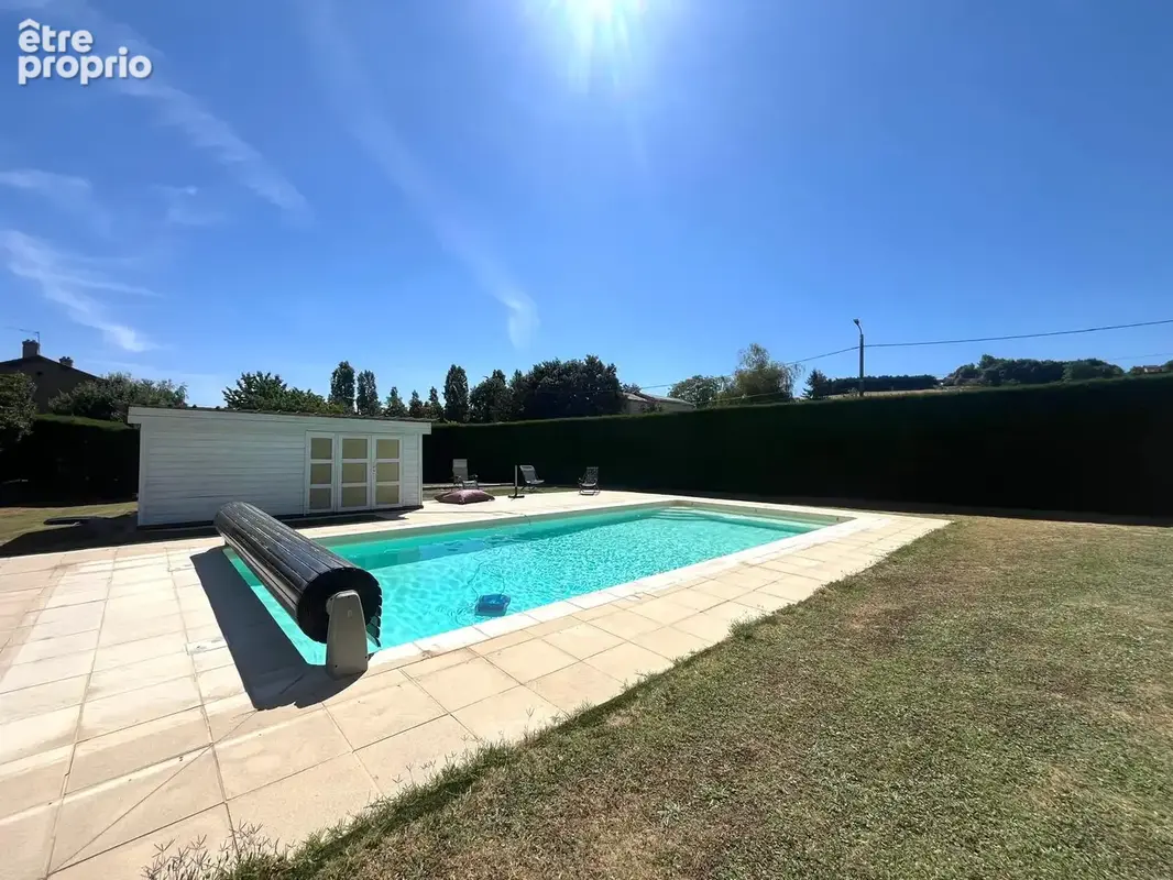 Maison familiale avec piscine, beaux volumes et fort potentiel - photo 4