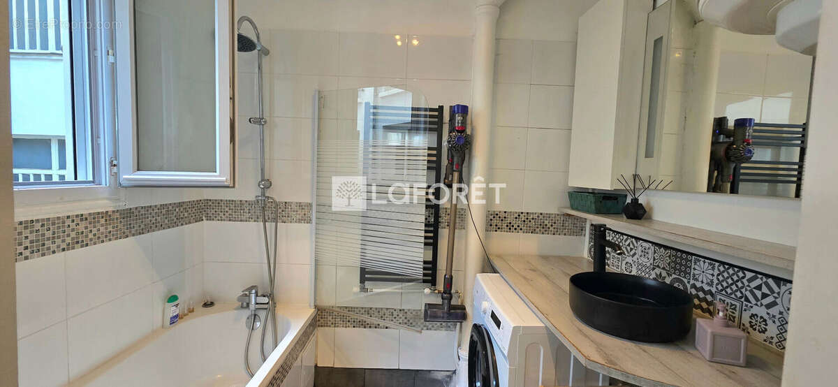 Appartement à PARIS-17E