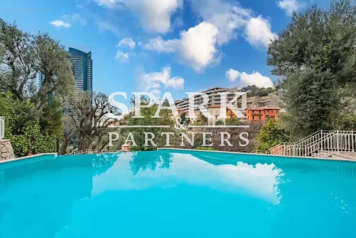 Appartement à BEAUSOLEIL