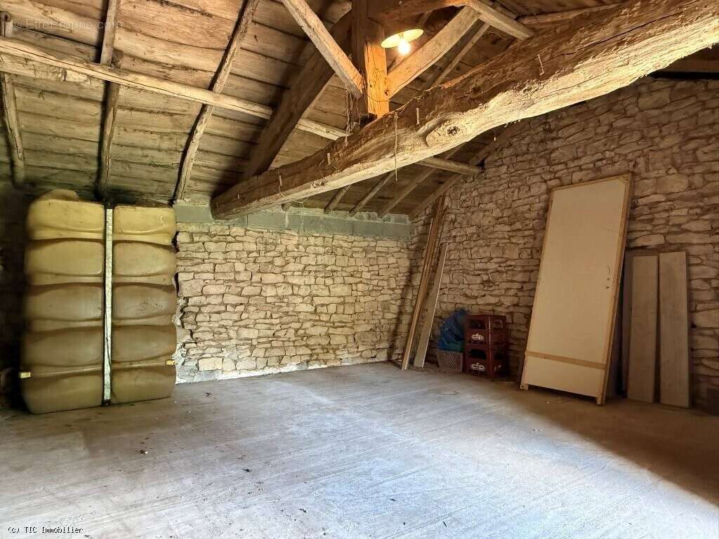 Maison à RUFFEC