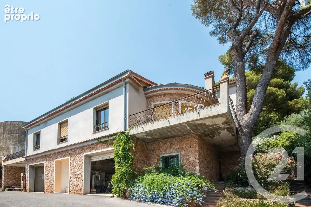 Maison 189 m² à Beausoleil  - photo 2