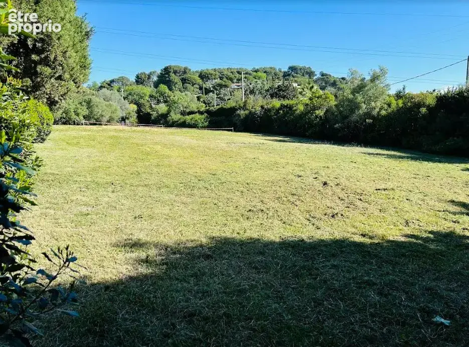 Terrain à bâtir de 2500 m² à MOUGINS (06) - photo 3