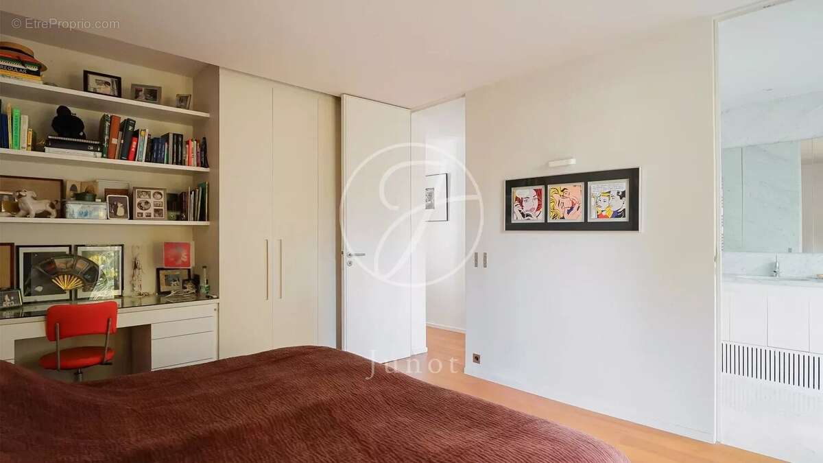 Maison à NEUILLY-SUR-SEINE