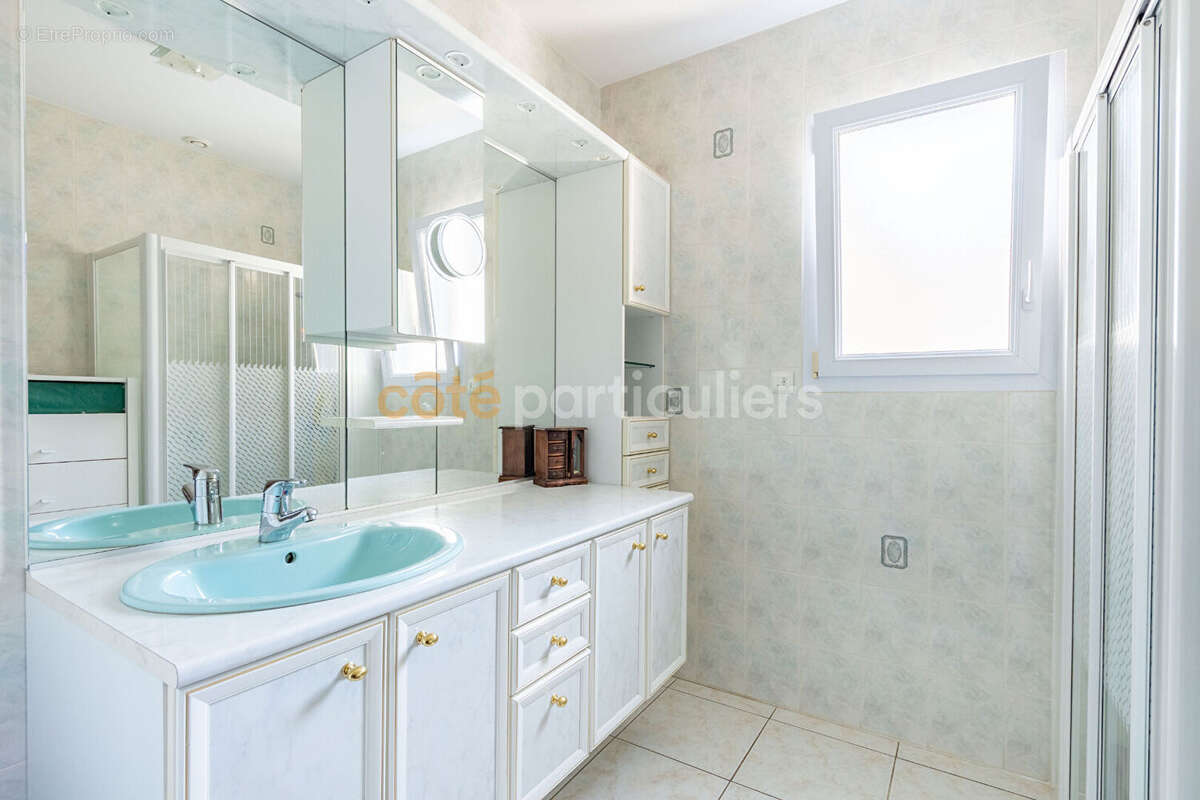 Saint-prouant --  maison 3 chambres -- cadre paisible - photo 8
