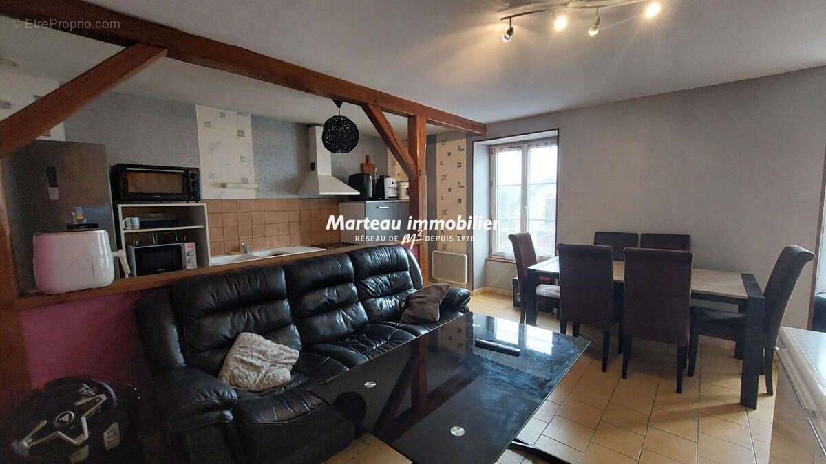 Maison à FRESNAY-SUR-SARTHE