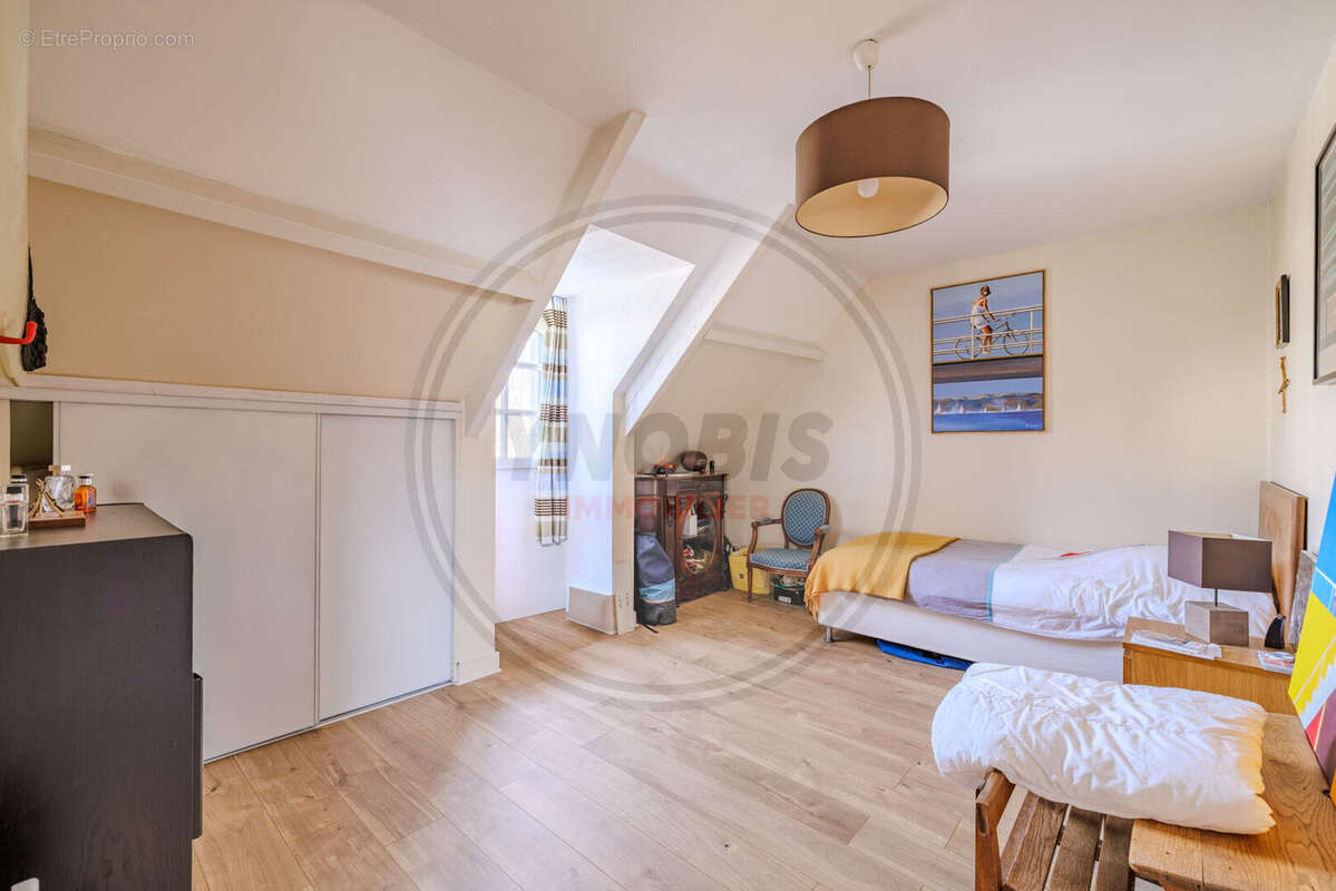 Maison à VERNEUIL-SUR-SEINE