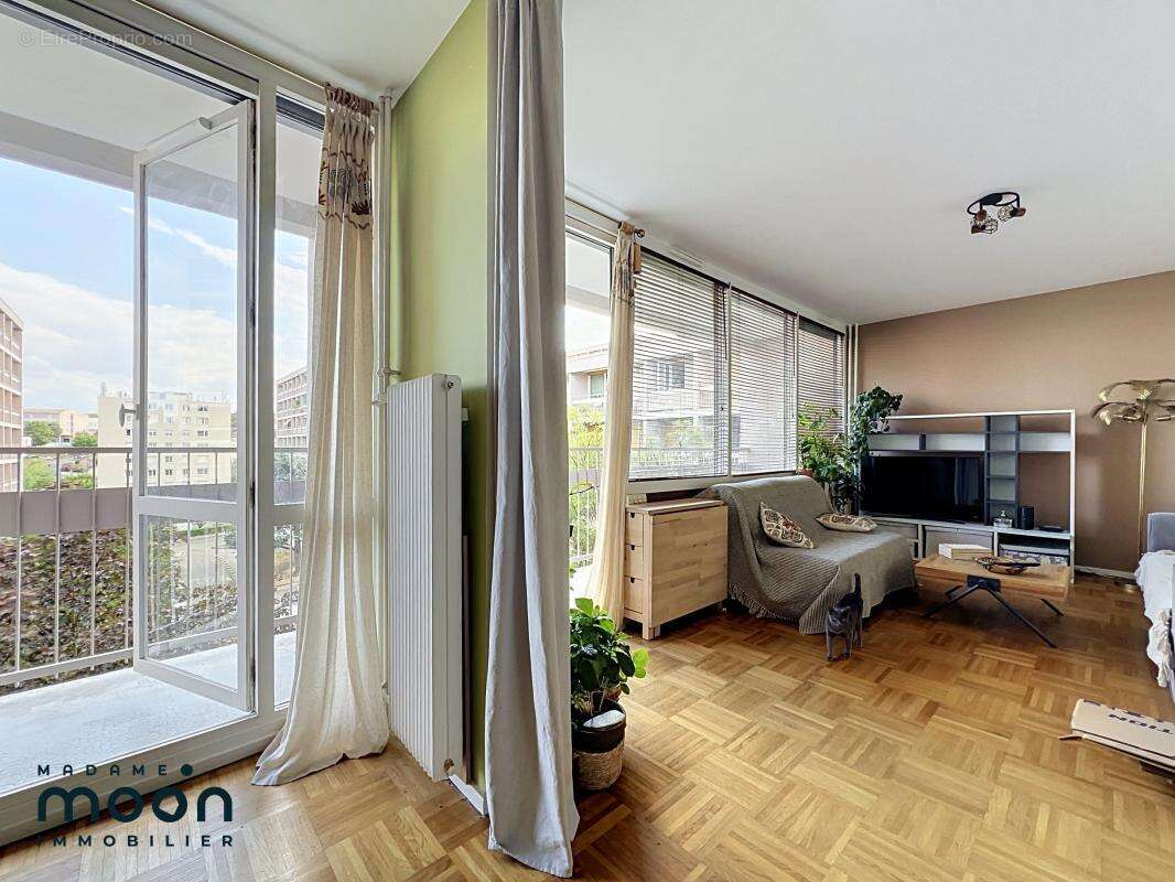 Appartement à OULLINS
