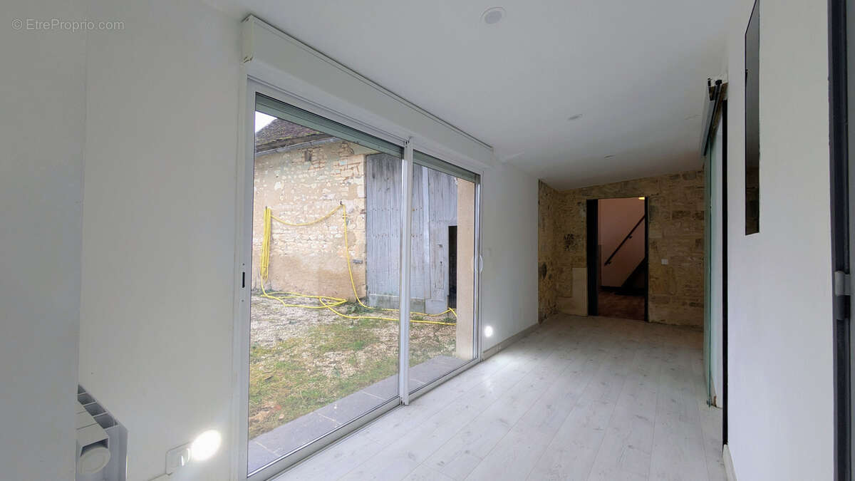 Maison à FLEURY-LA-VALLEE