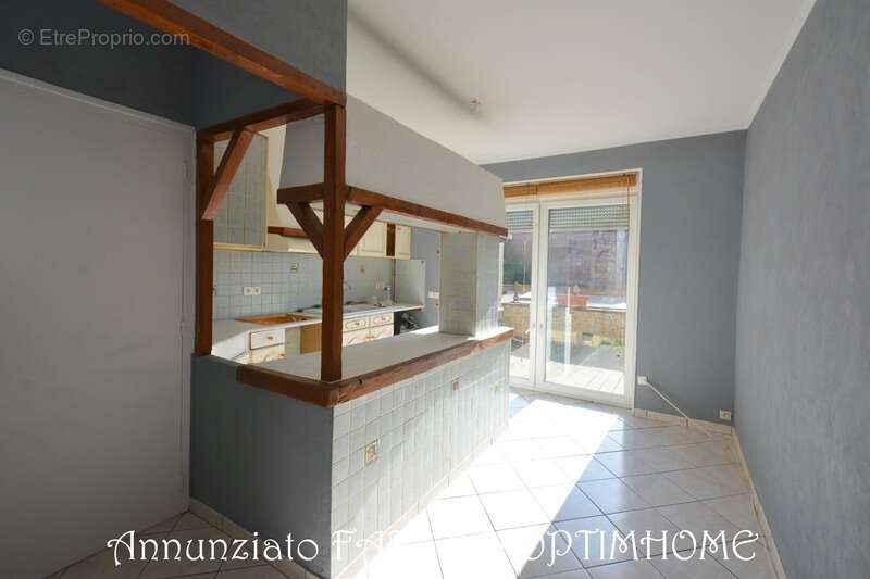 Exclusivité – immeuble de rapport avec local commercial et appartement t3 à montmédy (55600) - photo 17