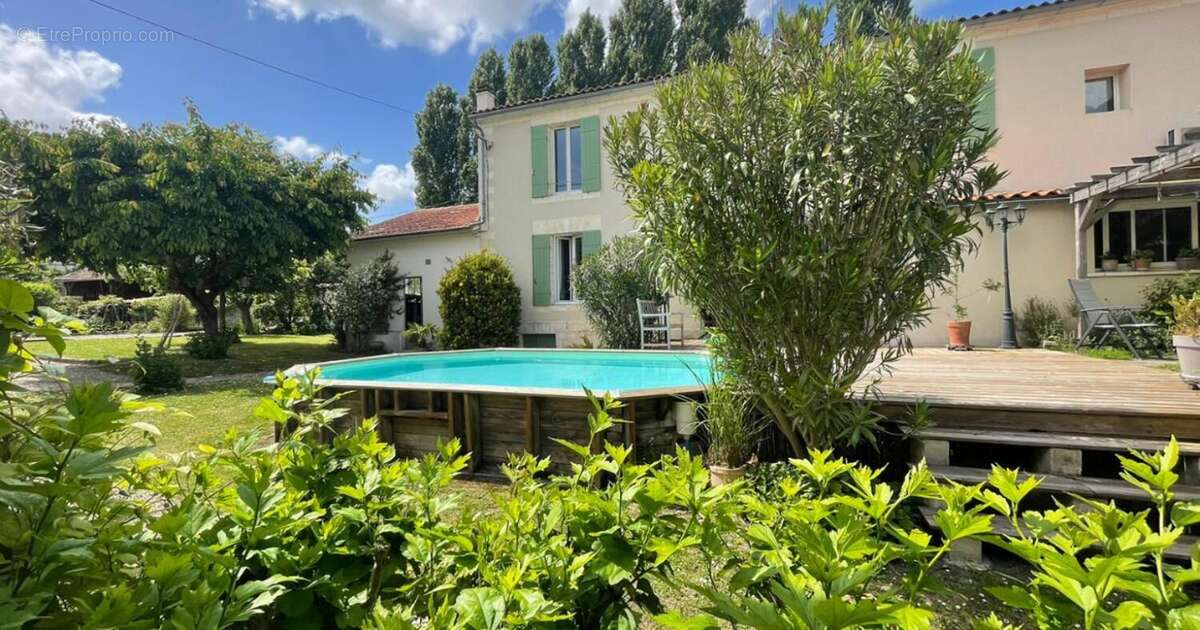 Maison à CHATEAUNEUF-SUR-CHARENTE