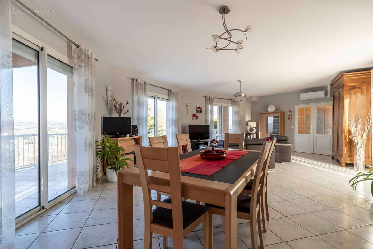 Town house in a peaceful location - photo 14