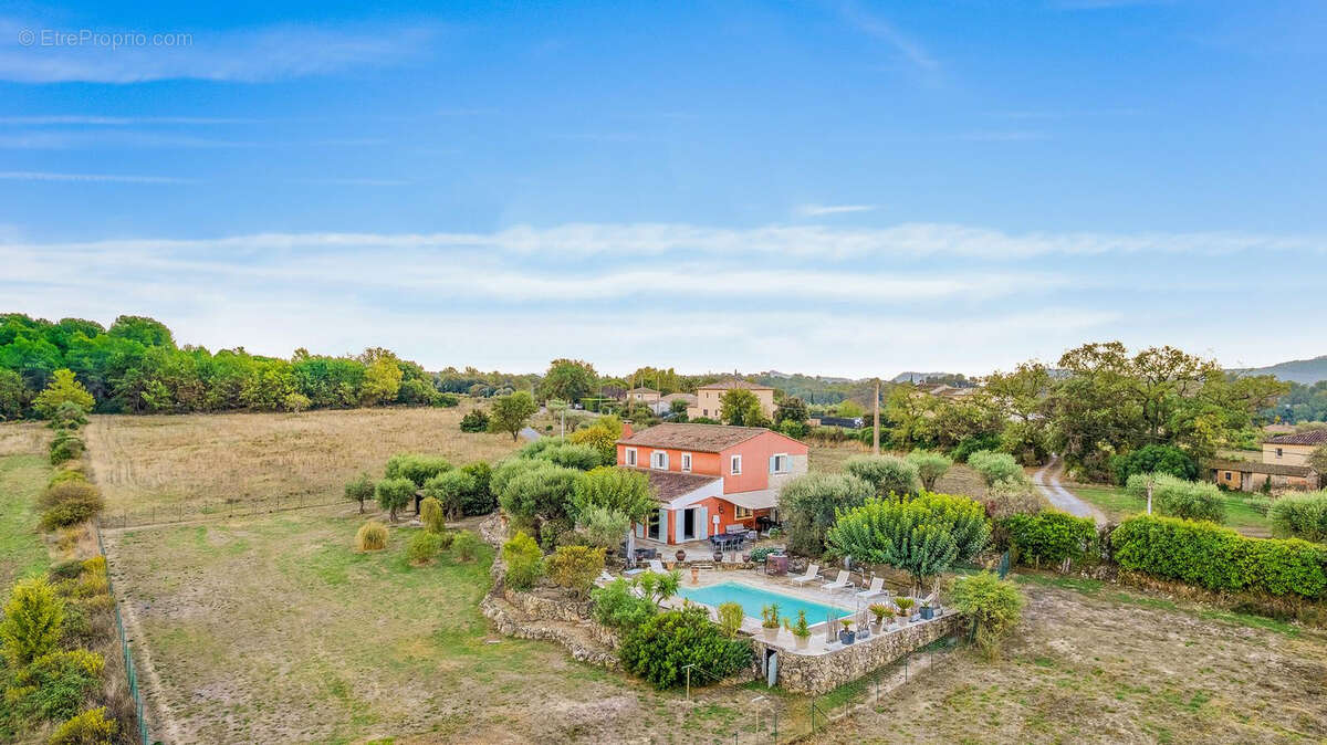 Maison à BAGNOLS-EN-FORET