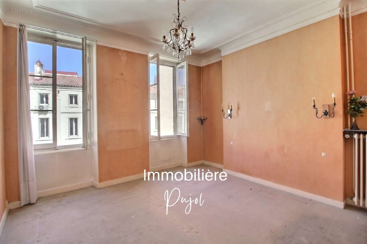 Appartement à MARSEILLE-6E