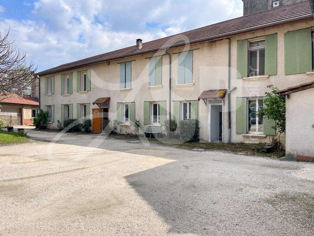 Immeuble (10 logements) - Appartement à FONTAINE