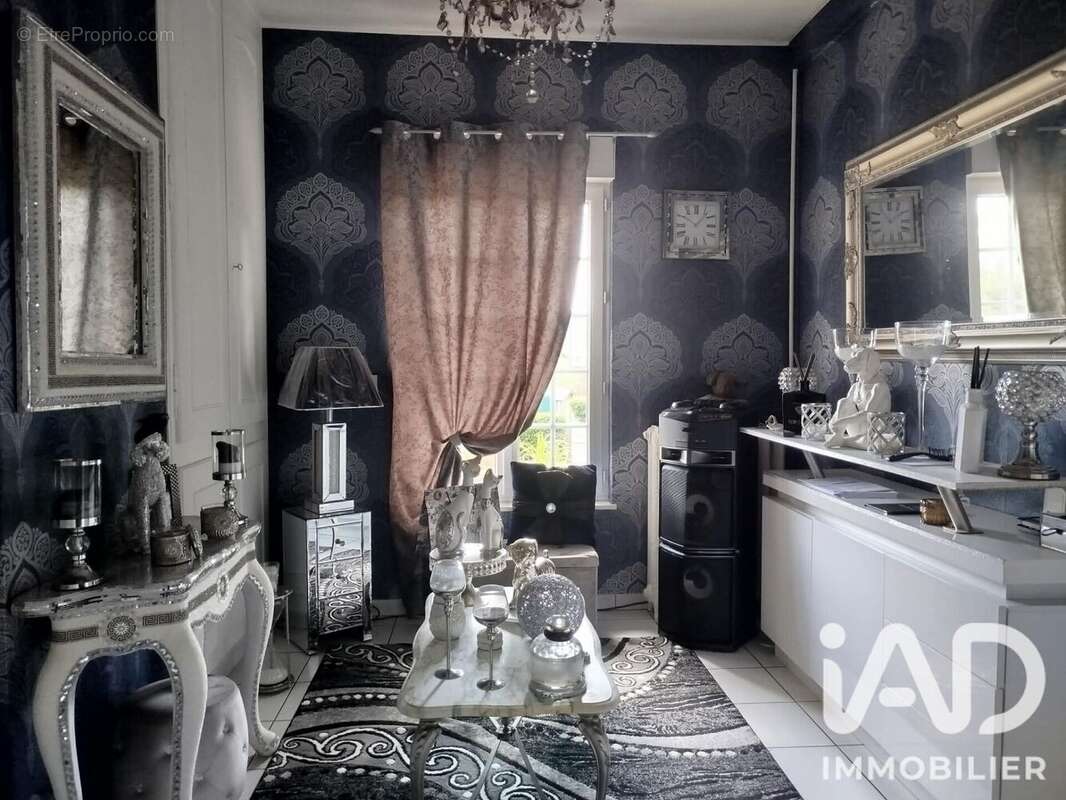 Maison 255 m² à Nassandres  - photo 2