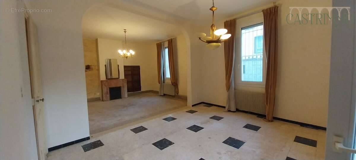 Maison à CASTRIES