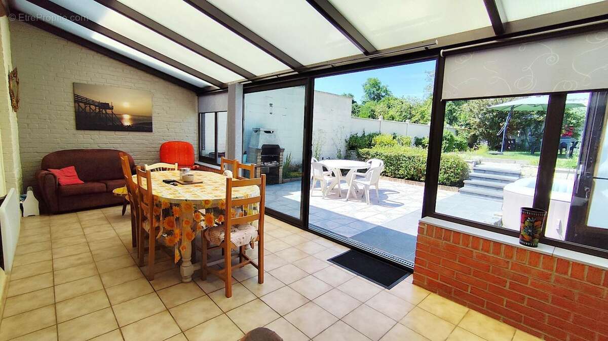 Maison semi-individuelle  de 159 m² à ETROEUNGT (59) - photo 7