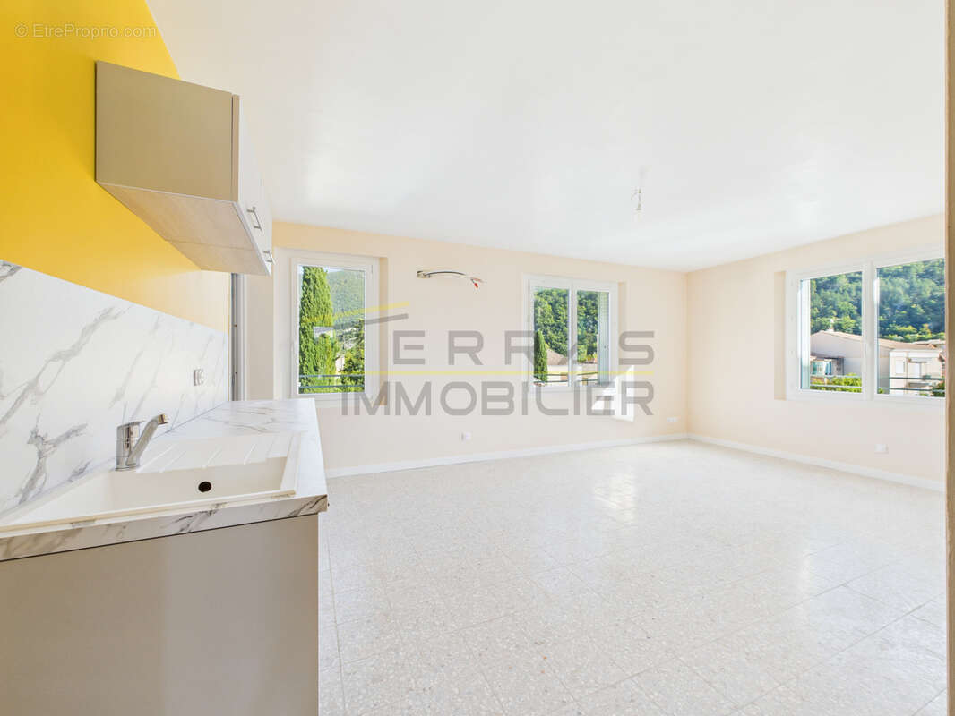 Appartement à NYONS