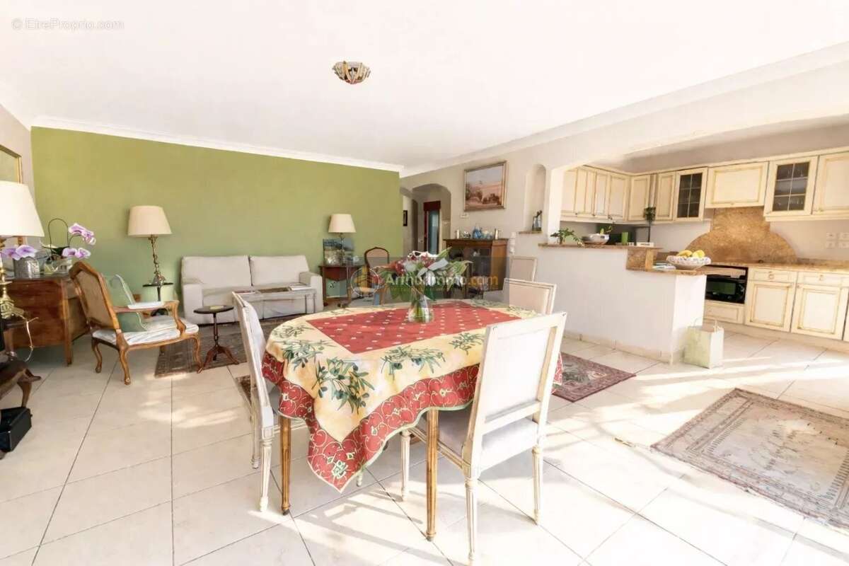 Appartement à SAINT-RAPHAEL