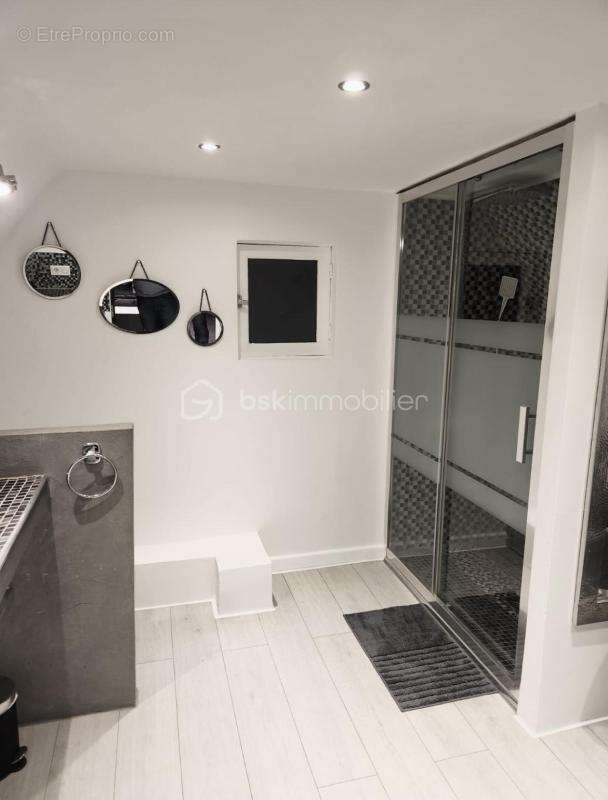 Maison à MERY-SUR-OISE