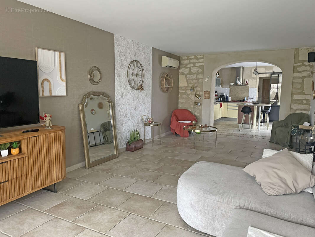 Maison à BELLEGARDE