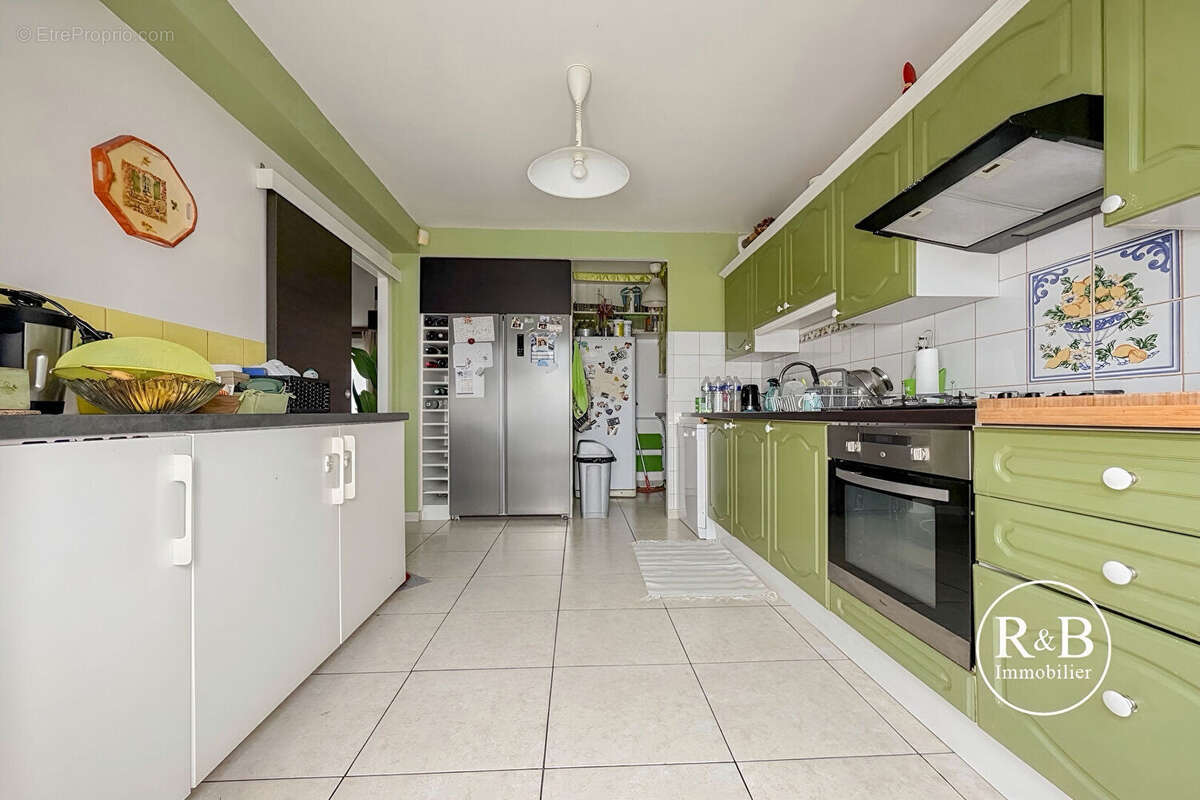 Maison à LES CLAYES-SOUS-BOIS