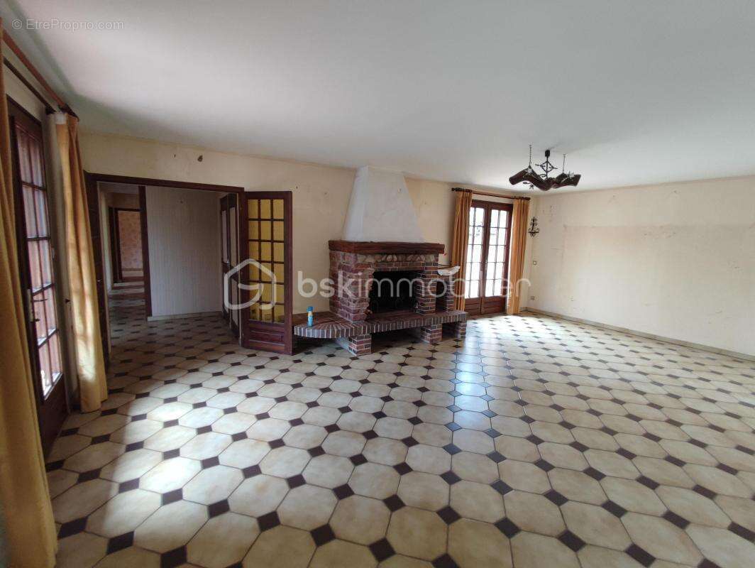Maison de 113 m² sur sous sol et grenier aménageable sur 445 m² de parcelle - photo 3