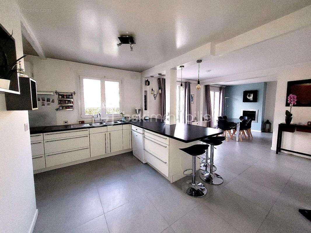 Maison à CLAYE-SOUILLY