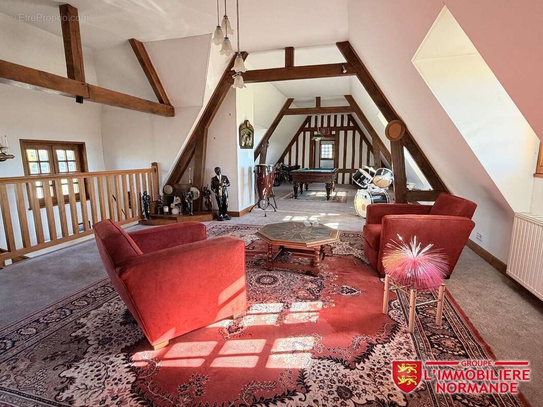 Propriété de caractère de style normand sur plus de 1,4 hectare constructible - photo 14