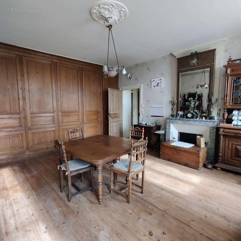 Maison à NANTILLE