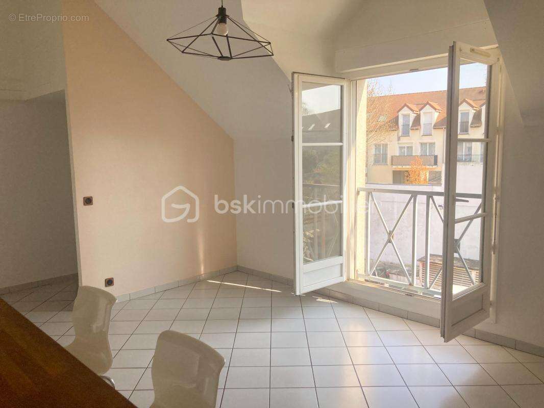 Appartement à MENNECY