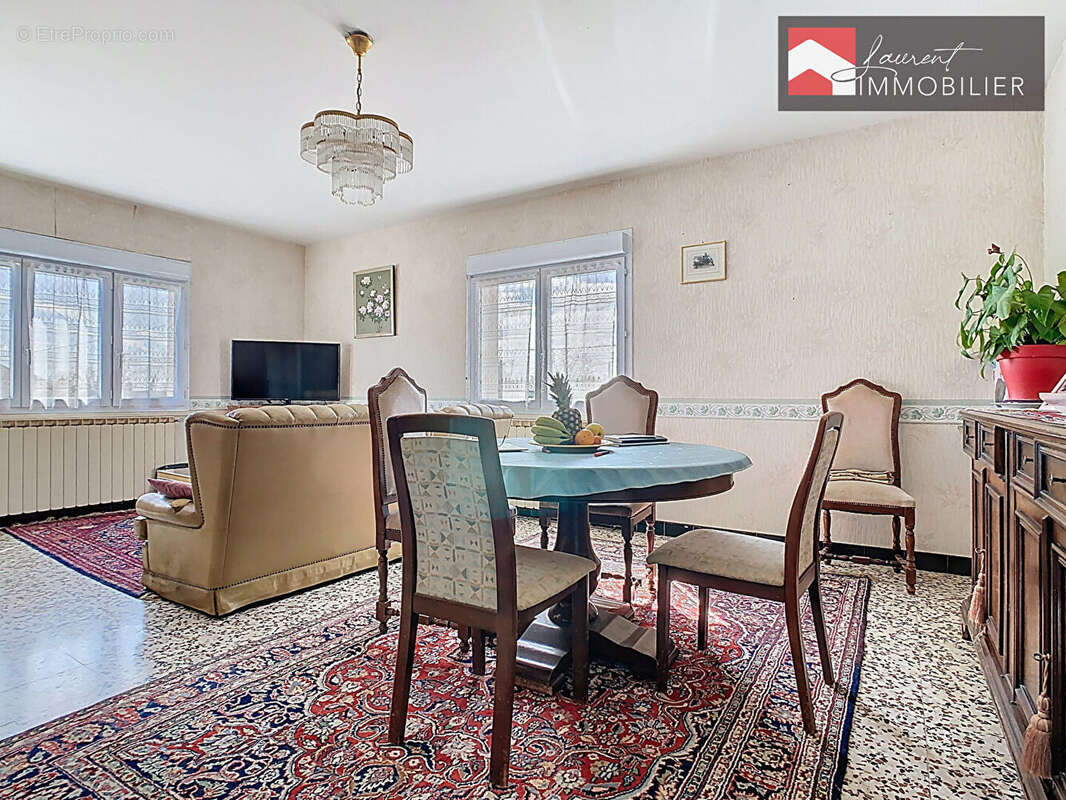 Maison à SAINT-ETIENNE-EN-BRESSE