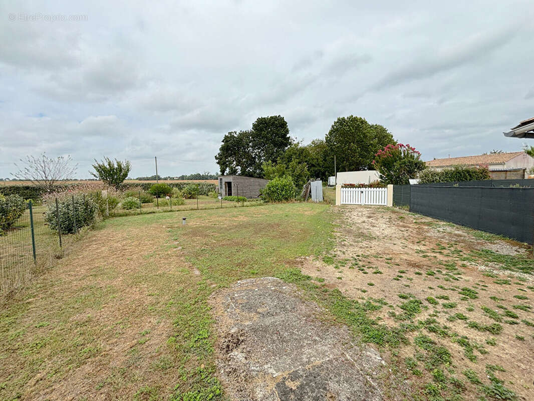 Maison à PISANY