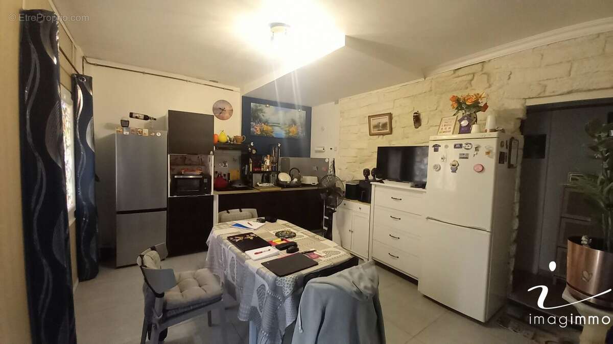 Appartement à MAUGUIO